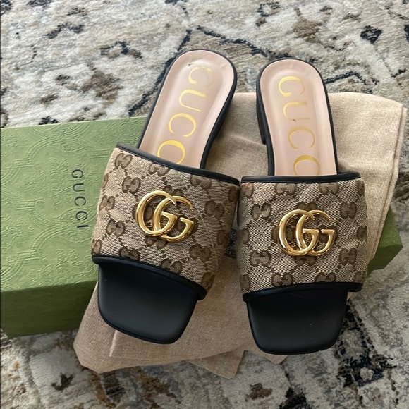 Gucci Women's Brown Slide Sandals - Picture 1 of 7